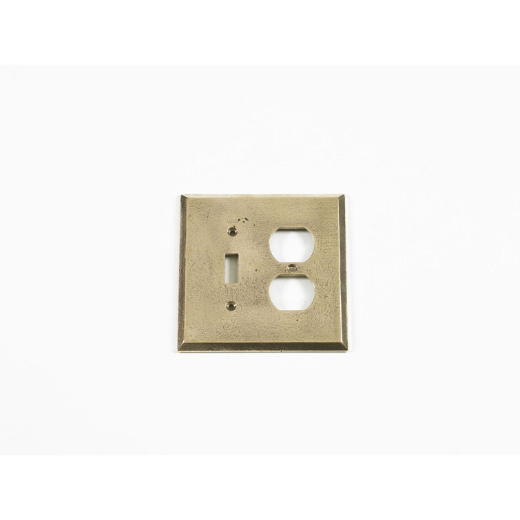 Salo Single Toggle Duplex Receptacle Light Switch and Socket Plate
